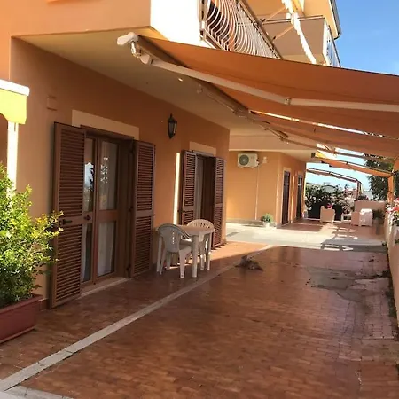 Villa Casa Degli Oleandri Paola Exterior foto