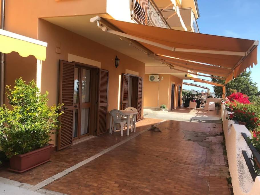 Casa Degli Oleandri * Paola